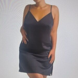 NWB Ettitude Women’s Sateen Slip  Dress. Size Medium Color Onyx